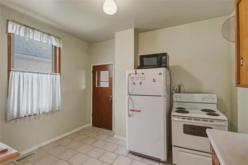 1665 Alexander Ave, Winnipeg, MB 