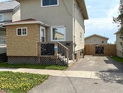 127 Johnson Avenue Thunder Bay, ON P7B 2V9