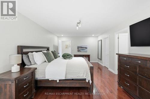 19 Concession 5 E, Hamilton, ON - Indoor Photo Showing Bedroom