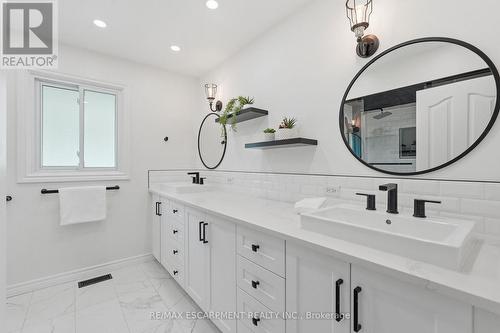 19 Concession 5 E, Hamilton, ON - Indoor Photo Showing Other Room