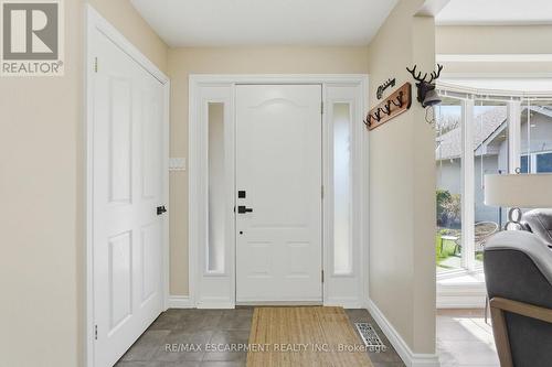 19 Concession 5 E, Hamilton, ON - Indoor Photo Showing Other Room