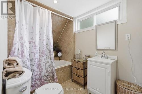 19 Concession 5 E, Hamilton, ON - Indoor Photo Showing Bathroom