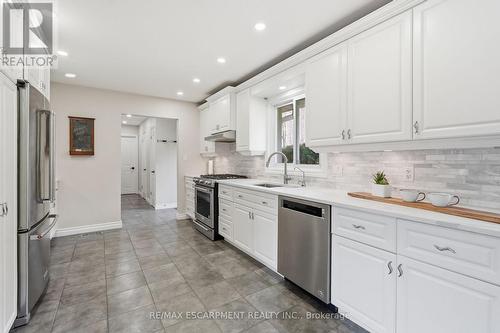 19 Concession 5 E, Hamilton, ON - Indoor Photo Showing Kitchen With Upgraded Kitchen