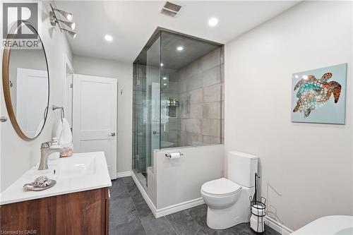 19 5Th Concession E, Waterdown, ON - Indoor Photo Showing Bathroom