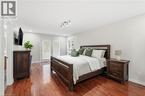 19 Concession 5 E, Waterdown, ON - Indoor Photo Showing Bedroom