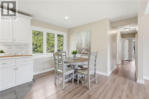 19 5Th Concession E, Waterdown, ON - Indoor Photo Showing Dining Room