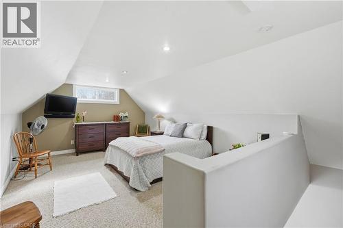19 Concession 5 E, Waterdown, ON - Indoor Photo Showing Bedroom