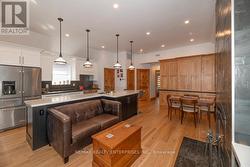 UPPER - 837 KINGSTON ROAD Toronto, ON M4E 1R9