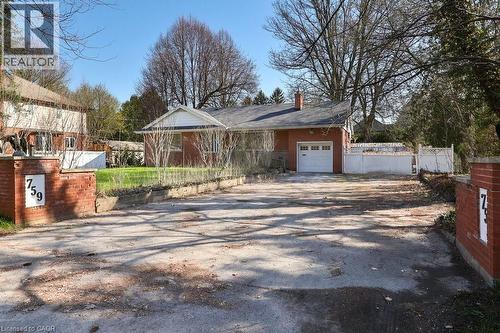 759 KING Road  Burlington, ON L7T 3K7