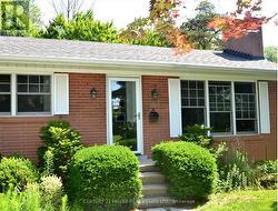 463 AVON CRESCENT Oakville, ON L6J 2T2