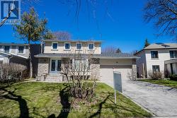 38 FOURSOME CRESCENT Toronto, ON M2P 1W3