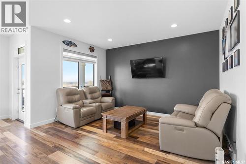 11 Willow View Court, Shields, SK - Indoor Photo Showing Living Room