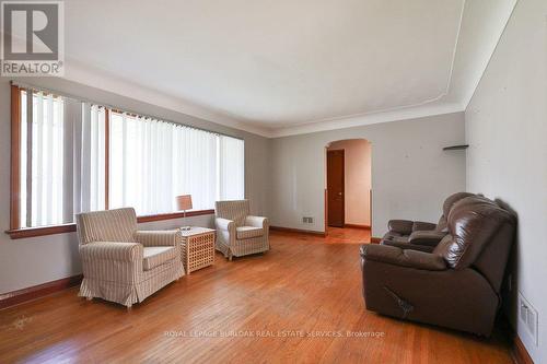759 King Road, Burlington, ON - Indoor Photo Showing Living Room