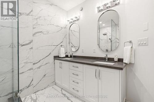 4172 Stonebridge Crescent, Burlington, ON - Indoor Photo Showing Bathroom