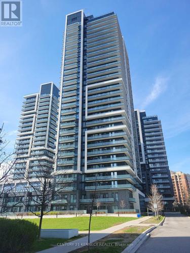 2606 - 105 ONEIDA CRESCENT  Richmond Hill, ON L4B 0H6