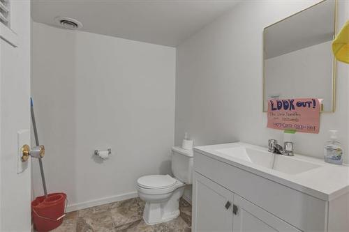 80 Third Ave, Teulon, MB 