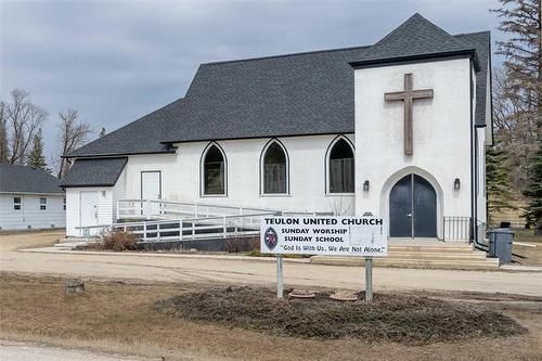 80 Third Ave, Teulon, MB 