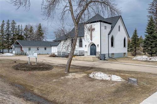 80 Third Ave, Teulon, MB 