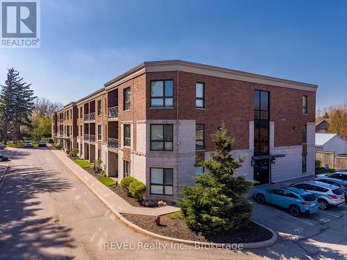 212 - 2799 ST. PAUL AVENUE  Niagara Falls (Stamford), ON L2J 2L3