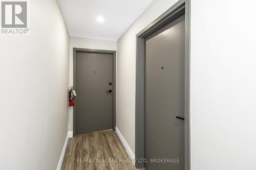 UNIT 2 - 262 WEST STREET , Port Colborne (Sugarloaf), Ontario L3K 4E4 4