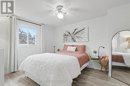 7 Wycliffe Place, Kitchener, ON - Indoor Photo Showing Bedroom