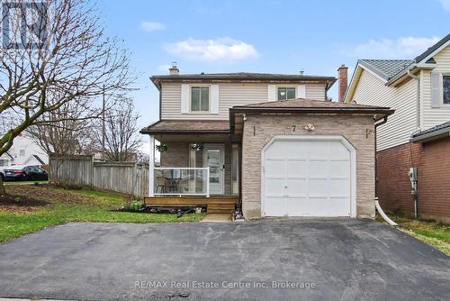 7 Wycliffe Place, Kitchener, ON - Outdoor