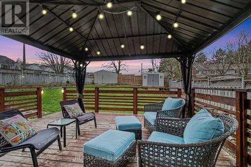 7 Wycliffe Place, Kitchener, ON - Outdoor With Deck Patio Veranda