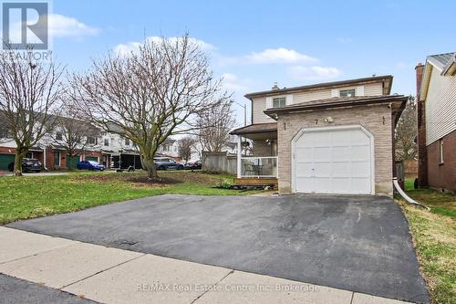 7 Wycliffe Place, Kitchener, ON - Outdoor
