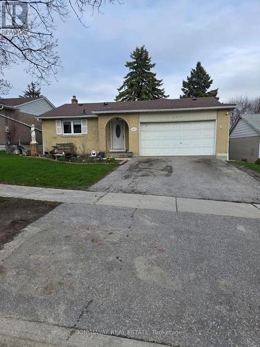 405 DIXON BOULEVARD  Newmarket, ON L3Y 5C5