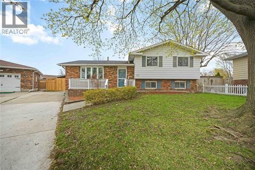 702 FROST COURT  Sarnia, ON N7S 4H3