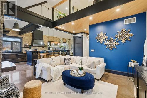 4858 Trulls Road, Clarington, ON - Indoor Photo Showing Living Room