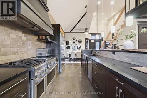 4858 Trulls Road, Clarington, ON - Indoor Photo Showing Kitchen With Upgraded Kitchen