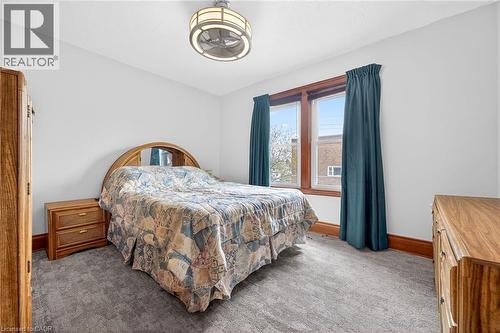 188 Park Row S, Hamilton, ON - Indoor Photo Showing Bedroom