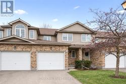 38 - 210 DAWN AVENUE Guelph (Clairfields/Hanlon Business Park), ON N1G 5L5