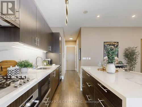 202 - 39 Queens Quay E, Toronto, ON - Indoor Photo Showing Kitchen With Upgraded Kitchen