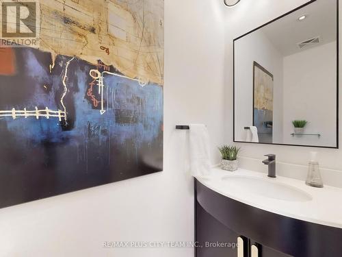 202 - 39 Queens Quay E, Toronto, ON - Indoor Photo Showing Bathroom