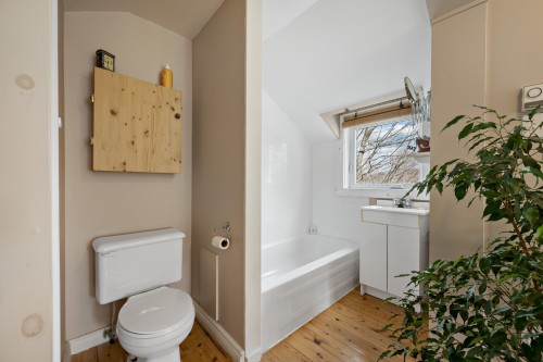Chambre à coucher principale - 521 Mtée Major, Boileau, QC - Indoor Photo Showing Bathroom