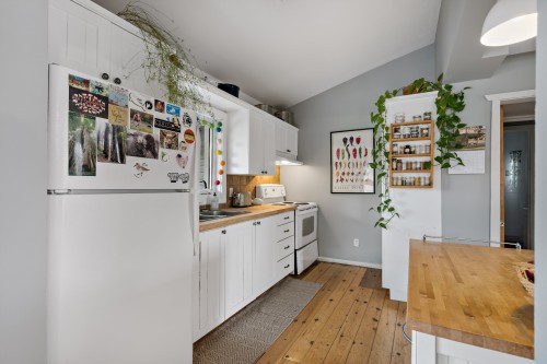 Cuisine - 521 Mtée Major, Boileau, QC - Indoor Photo Showing Other Room