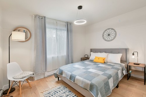 Chambre à coucher - 3-8215 Rue Fabre, Montréal (Villeray/Saint-Michel/Parc-Extension), QC - Indoor Photo Showing Bedroom