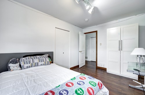 Bedroom - 74 Rue Chatillon, Dollard-Des-Ormeaux, QC - Indoor Photo Showing Bedroom