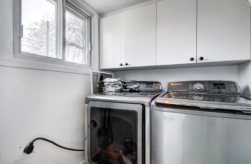 Laundry - 74 Rue Chatillon, Dollard-Des-Ormeaux, QC - Indoor Photo Showing Laundry Room