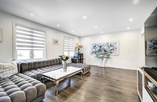 Living Room - 74 Rue Chatillon, Dollard-Des-Ormeaux, QC - Indoor Photo Showing Living Room