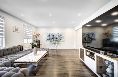 Living Room - 74 Rue Chatillon, Dollard-Des-Ormeaux, QC - Indoor Photo Showing Living Room