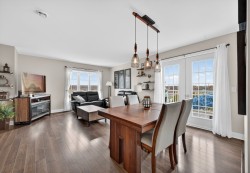 14 Place du Marché Saint-Joseph-Du-Lac, QC J0N 1M0