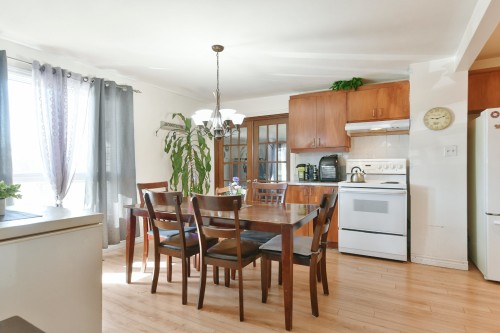 Salle - 146 Rue Onulphe-Peltier, L'Épiphanie, QC - Indoor