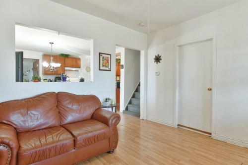Salon - 146 Rue Onulphe-Peltier, L'Épiphanie, QC - Indoor Photo Showing Living Room