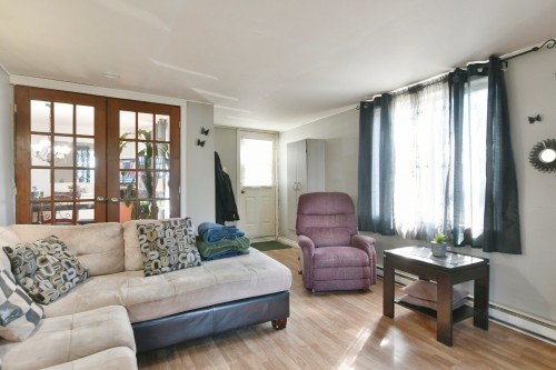 Salon - 146 Rue Onulphe-Peltier, L'Épiphanie, QC - Indoor Photo Showing Living Room