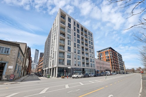 309-711 Rue de la Commune O.  Montréal (Ville-Marie), QC H3C 0P1