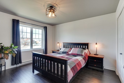 Master Bedroom - 71 Mtée De St-Sulpice, Saint-Sulpice, QC - Indoor Photo Showing Bedroom
