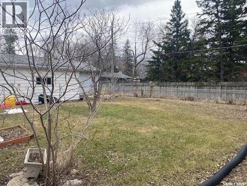 53 Gardiner Avenue, Regina, SK - Outdoor